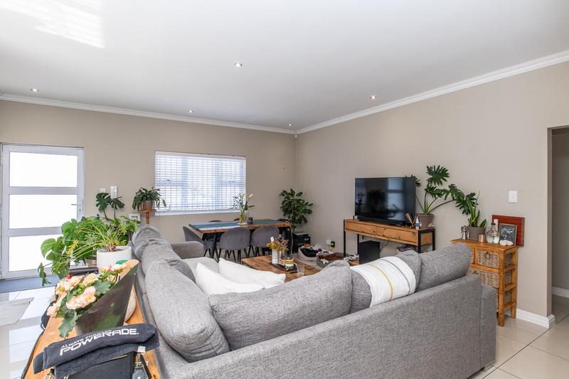 3 Bedroom Property for Sale in Heathfield Western Cape